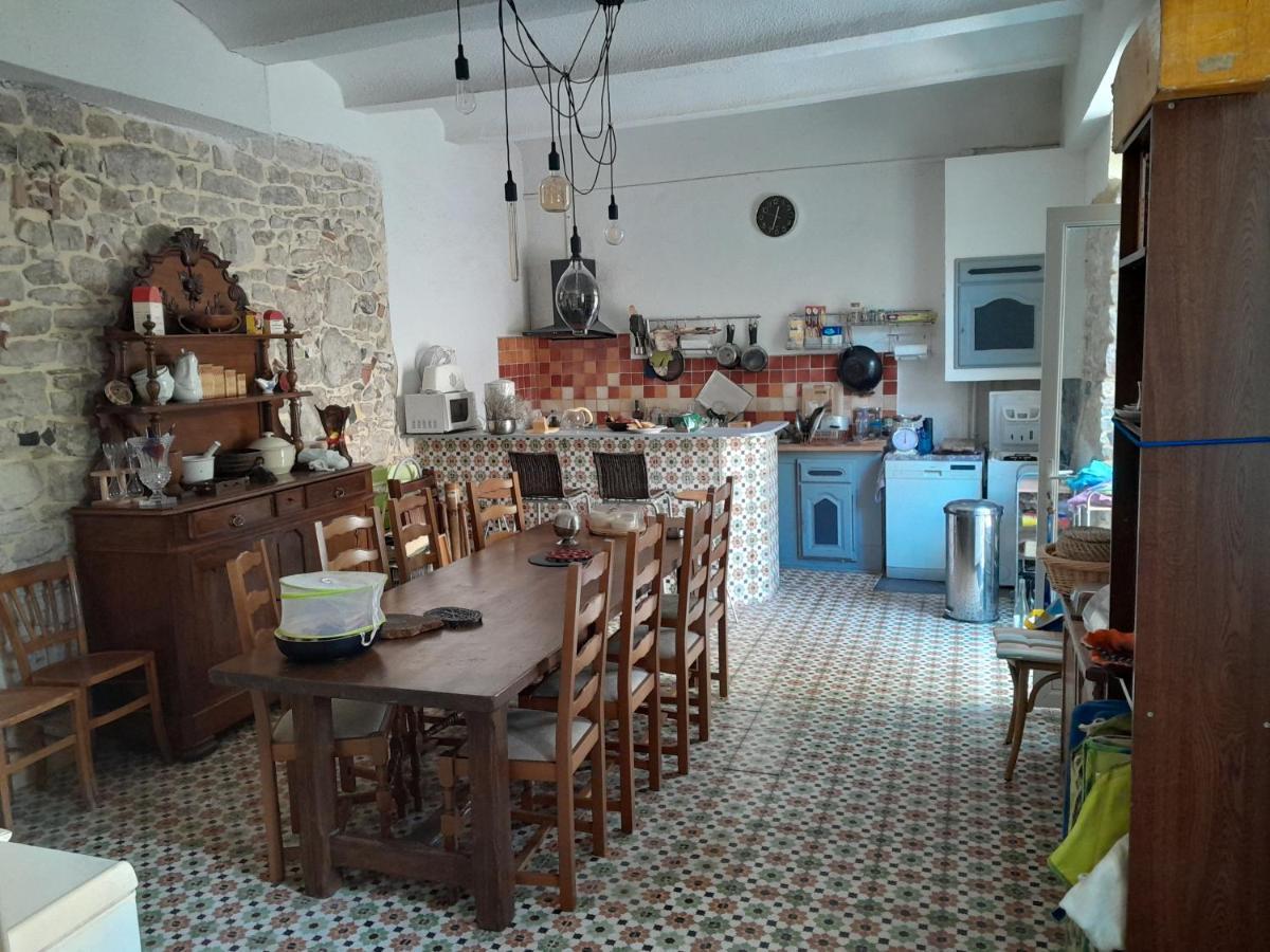 Le Prieure Saint-Florent-sur-Auzonnet Exterior foto
