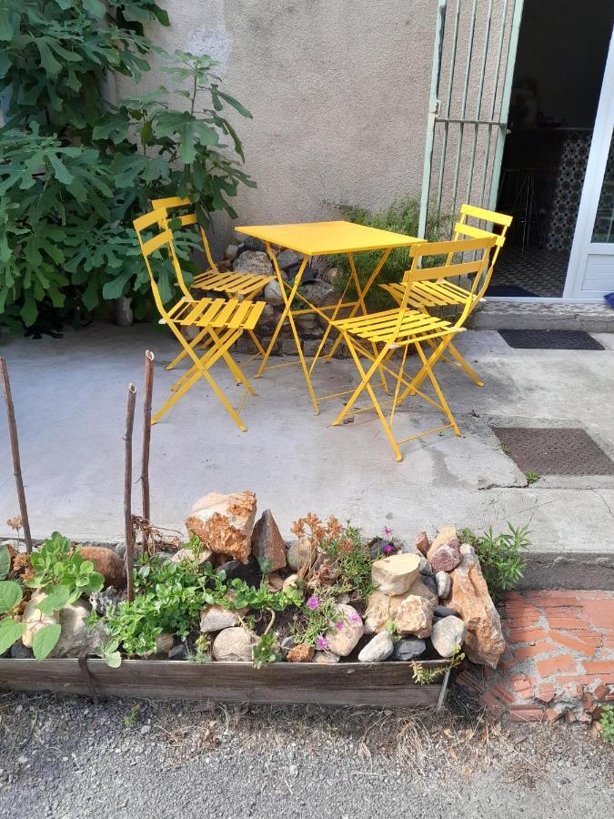 Le Prieure Saint-Florent-sur-Auzonnet Exterior foto